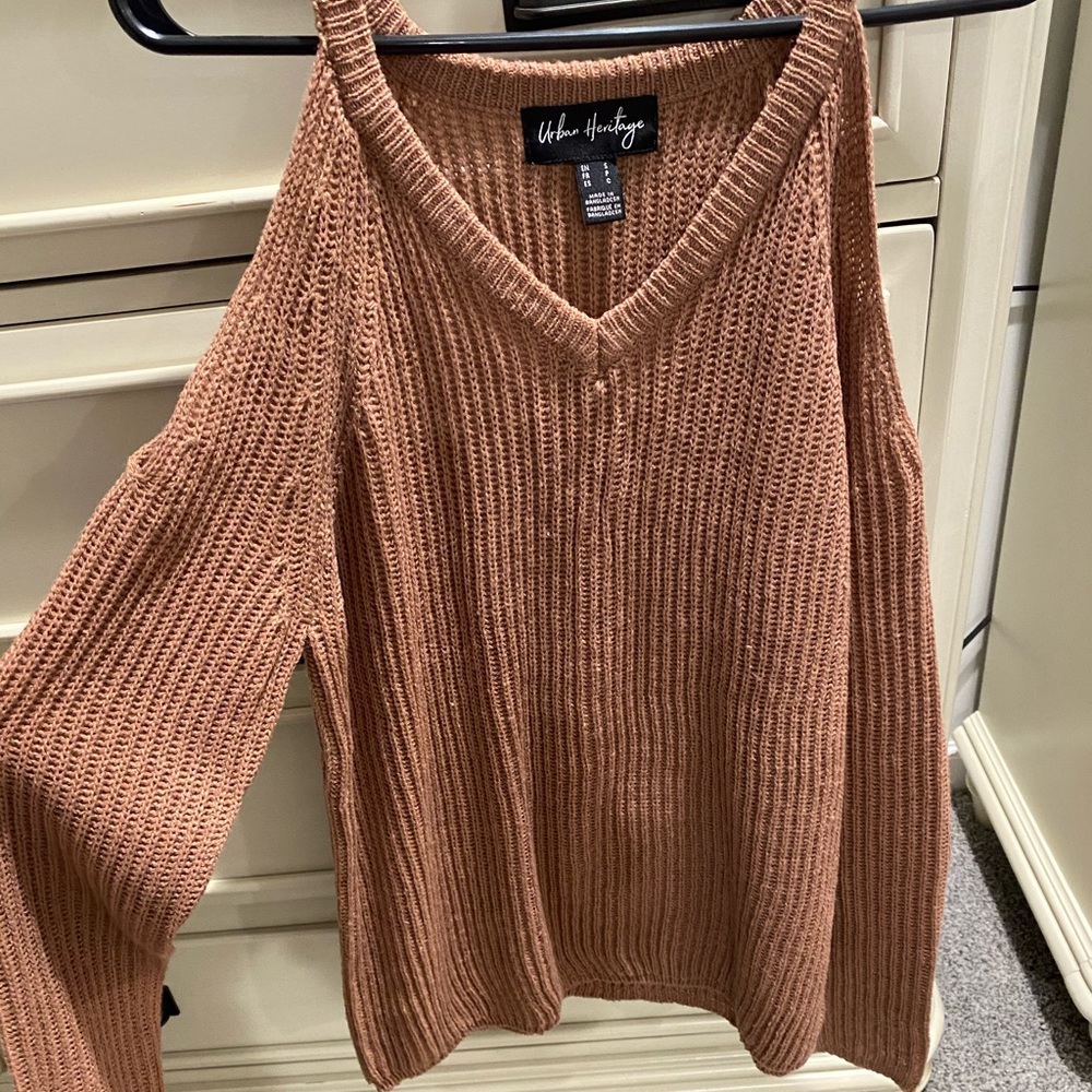 Boutique shoulder cut out sweater